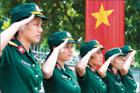 រដ្ឋសភាវៀតណាមផ្ដល់យោបល់លើគំរោងច្បាប់យោជិនជំនាញនិងកម្មករ និយោជិតការពារជាតិ